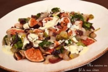 Salade tiède de chicons, laitue et figues, sauce au cambozola Salade tiède de chicons, laitue et figues, sauce au cambozola