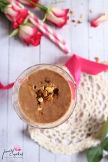 Milk Shake au lait d’amande, cacao et beurre de cacahuètes Milk Shake au lait d’amande, cacao et beurre de cacahuètes