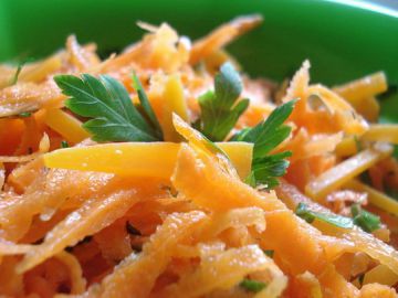 Salade de carotte et mimolette à l'orange Salade de carotte et mimolette à l'orange