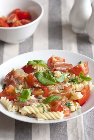 Salade de pâtes à l'italienne au jambon cru Salade de pâtes à l'italienne au jambon cru