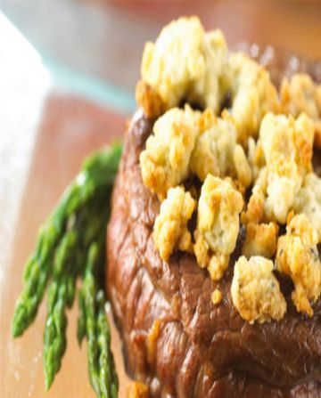 Tournedos de boeuf, crumble de Roquefort Tournedos de boeuf, crumble de Roquefort
