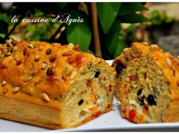 Cake aux tomates confites olives et mozzarella Cake aux tomates confites olives et mozzarella