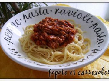 Spaghetti à la sauce tomate au thon Spaghetti à la sauce tomate au thon
