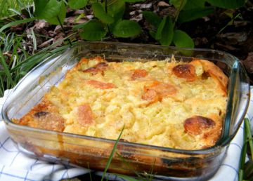 Clafoutis à la rhubarbe, cannelle et abricots secs