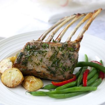 Carré d'agneau au beurre persillé au four Carré d'agneau au beurre persillé au four