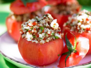 Tomates au quinoa et aux herbes