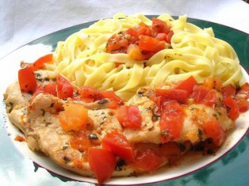 Blanc de poulet au pistou et à la tomate Blanc de poulet au pistou et à la tomate