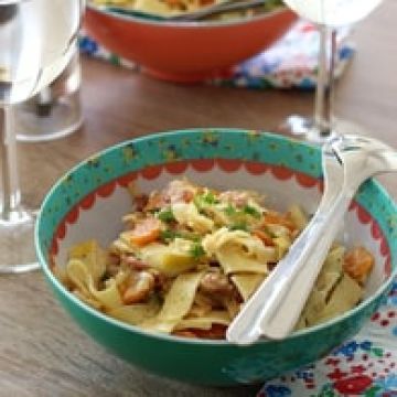 Tagliatelles poireau, carotte et poitrine fumée Tagliatelles poireau, carotte et poitrine fumée
