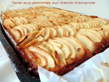 Tarte aux pommes sur crème d'amande (pâte au fromage blanc)