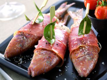Rougets en robe de jambon de Bayonne Rougets en robe de jambon de Bayonne