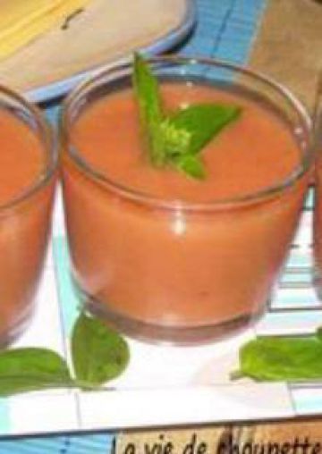 Gaspacho de nectarine aux basilic Gaspacho de nectarine aux basilic