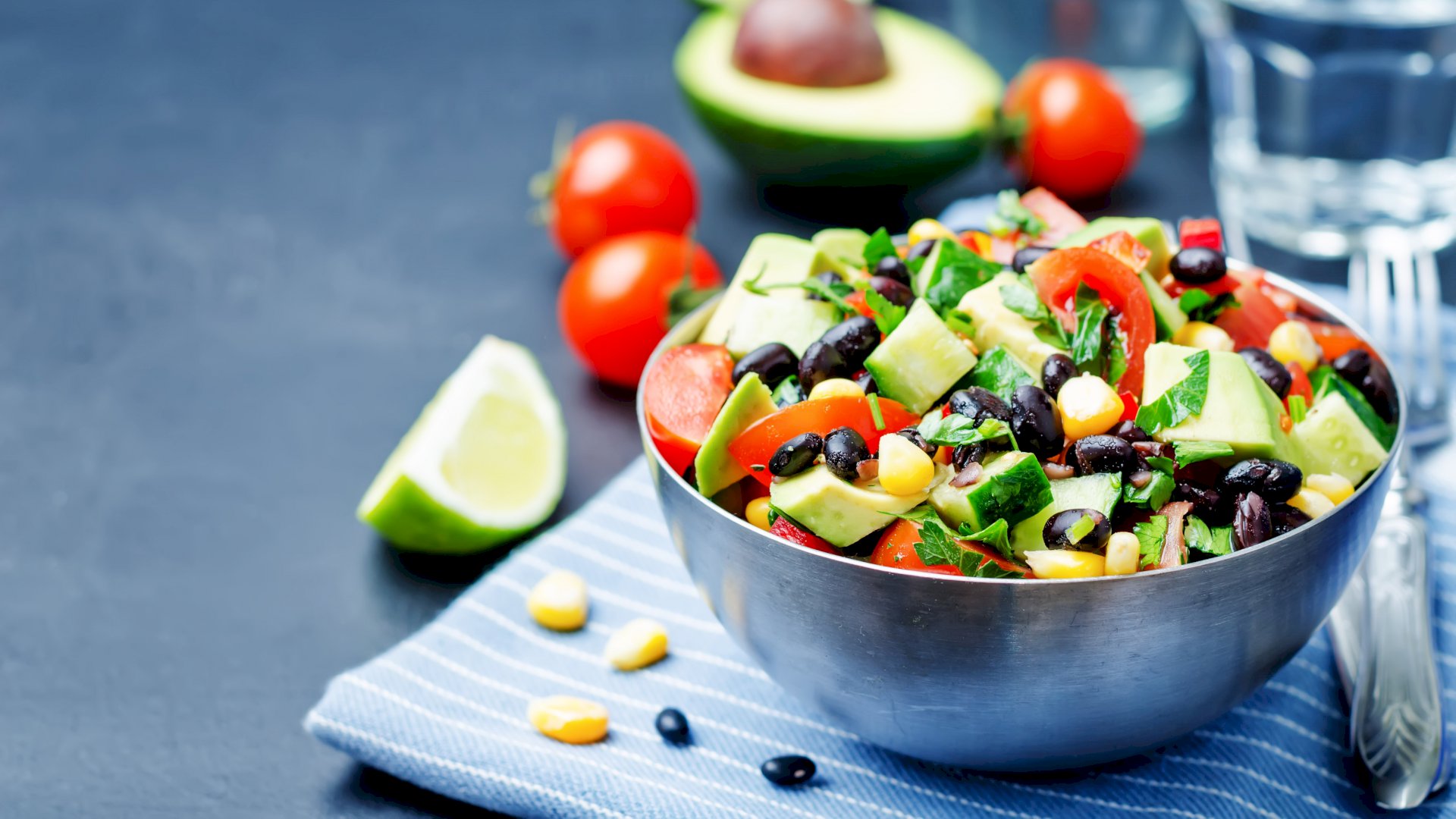 Salade d'avocat et de haricots noirs Salade d'avocat et de haricots noirs