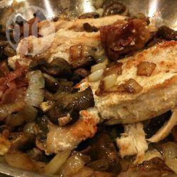 Escalopes de dinde aux champignons, jambon de bayonne et thym frais