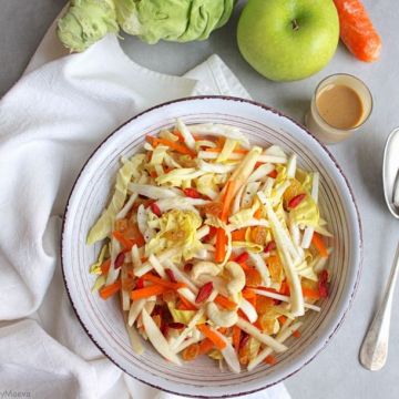 Salade de chou pointu, fenouil, carotte et pomme, sauce amande soja Salade de chou pointu, fenouil, carotte et pomme, sauce amande soja