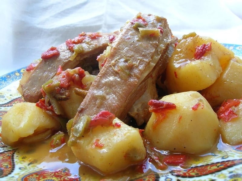 Sauté d'agneau aux poivrons et à la cannelle Sauté d'agneau aux poivrons et à la cannelle