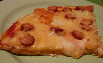 Pizza à la saucisse de Strasbourg Pizza à la saucisse de Strasbourg