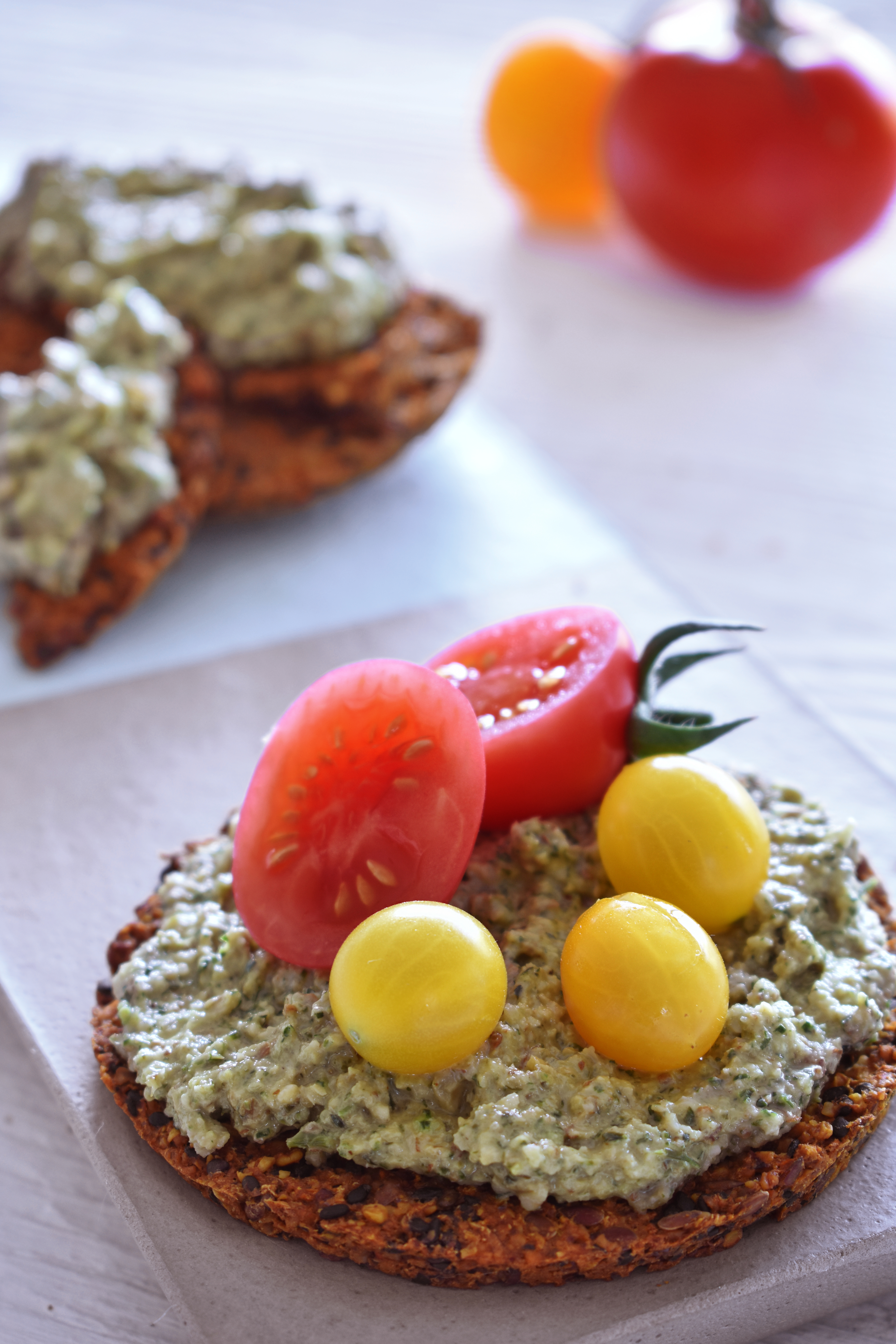 Crackers de noix aux tomates Crackers de noix aux tomates