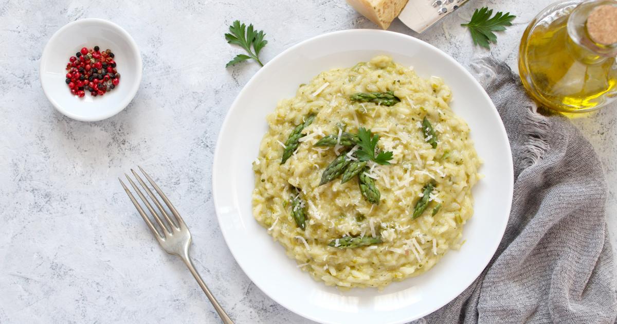 Risotto aux asperges vertes et parmesan en vidéo - 750g.com Risotto aux asperges vertes et parmesan en vidéo - 750g.com