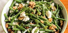 Salade de haricots verts à la feta, menthe et noix Salade de haricots verts à la feta, menthe et noix