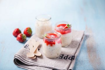 Riz au lait de coco et coulis de fraise Riz au lait de coco et coulis de fraise