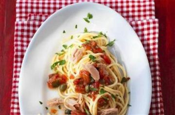Spaghetti aux tomates et au thon Spaghetti aux tomates et au thon