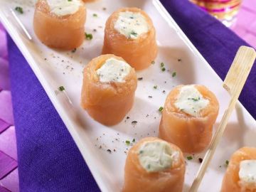 Roulés de saumon au Kiri ® Roulés de saumon au Kiri ®