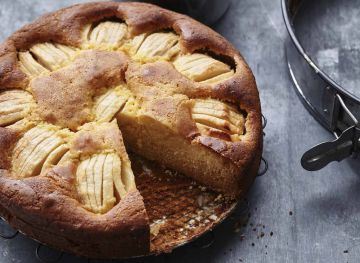 Gâteau aux pommes crème anglaise au cidre Gâteau aux pommes crème anglaise au cidre