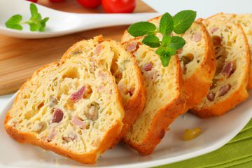 Cake au jambon et olives