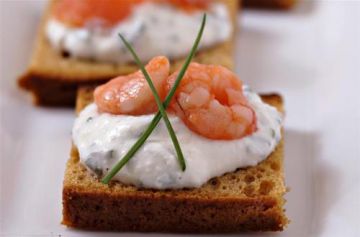 Toasts de pain d'épices au saumon et crevettes Toasts de pain d'épices au saumon et crevettes