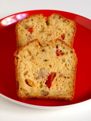 Cake au thon et poivrons Cake au thon et poivrons