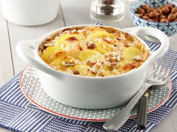 Gratin de pommes de terre à la crème de Maroilles et aux noisettes Gratin de pommes de terre à la crème de Maroilles et aux noisettes