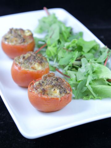 Tomates farcies au chèvre chaud Tomates farcies au chèvre chaud
