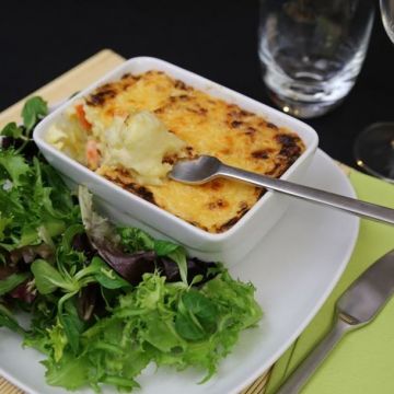 Gratin de pommes de terres léger au saumon et aux légumes