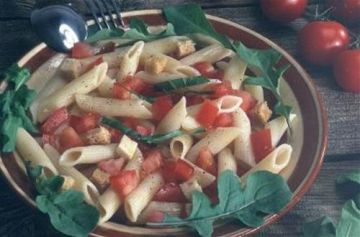Salade de penne à la tomate Salade de penne à la tomate