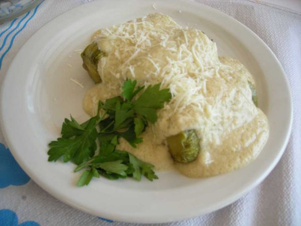 Kolokitakia yemista - petites courgettes farcies (Crète) Kolokitakia yemista - petites courgettes farcies (Crète)