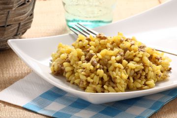 Risotto safrané à la viande hachée