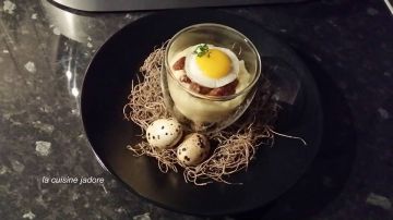 Crémeux de panais, oeuf de caille au plat et éclats de châtaigne Crémeux de panais, oeuf de caille au plat et éclats de châtaigne