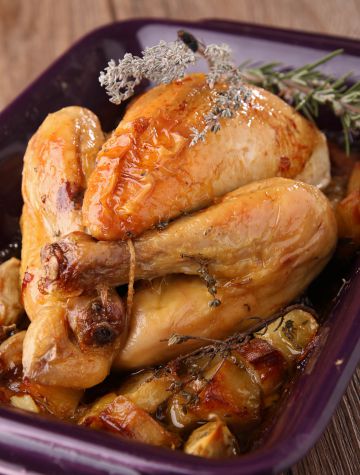 Poulet rôti aux pommes de terre au four Poulet rôti aux pommes de terre au four