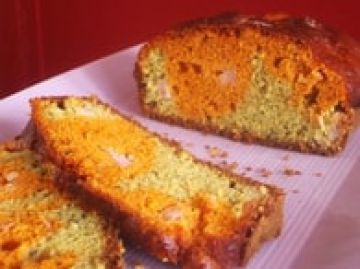 Cake marbré à la tomate et au pesto Cake marbré à la tomate et au pesto