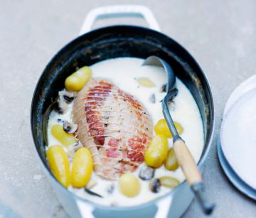 Rôti de veau cuit au lait parfumé aux herbes Rôti de veau cuit au lait parfumé aux herbes