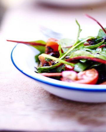 Salade de tomates et tapenade noire Salade de tomates et tapenade noire