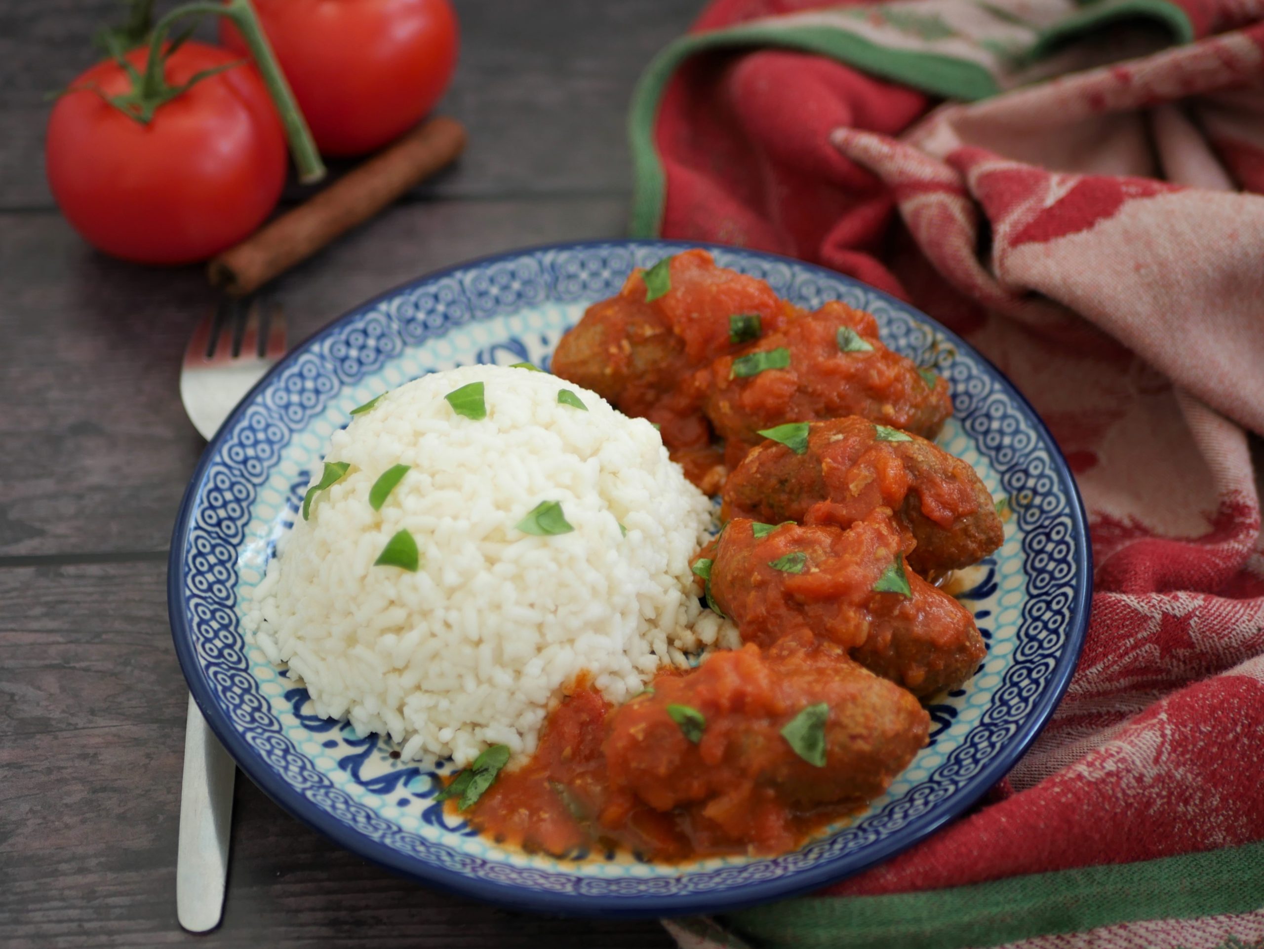 SOUTZOUKAKIA – Boulettes sauce tomate (Crète) SOUTZOUKAKIA – Boulettes sauce tomate (Crète)
