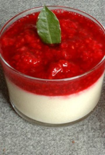 Semoule au laurier sauce framboise