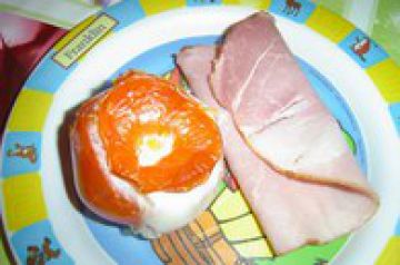 Oeufs dans un nid de tomate Oeufs dans un nid de tomate