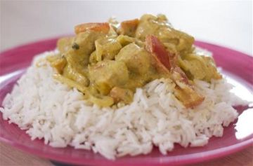 Blancs de poulet au curry et lait de coco Blancs de poulet au curry et lait de coco