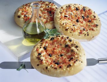 Sfincione (pizza sicilienne aux tomates et fromage) Sfincione (pizza sicilienne aux tomates et fromage)