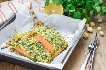 Saumon en croûte de noix à la coriandre Saumon en croûte de noix à la coriandre