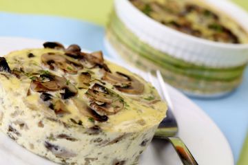 Quiche sans pâte aux champignons, cheddar et Saint Morêt Quiche sans pâte aux champignons, cheddar et Saint Morêt