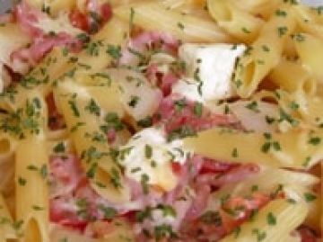 Gratin de penne aux lardons et à la feta Gratin de penne aux lardons et à la feta