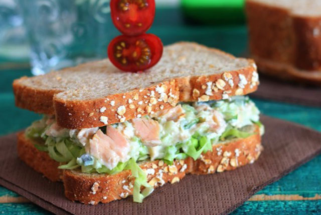 Sandwich au Thon à la Sauce au Fromage Bleu Sandwich au Thon à la Sauce au Fromage Bleu
